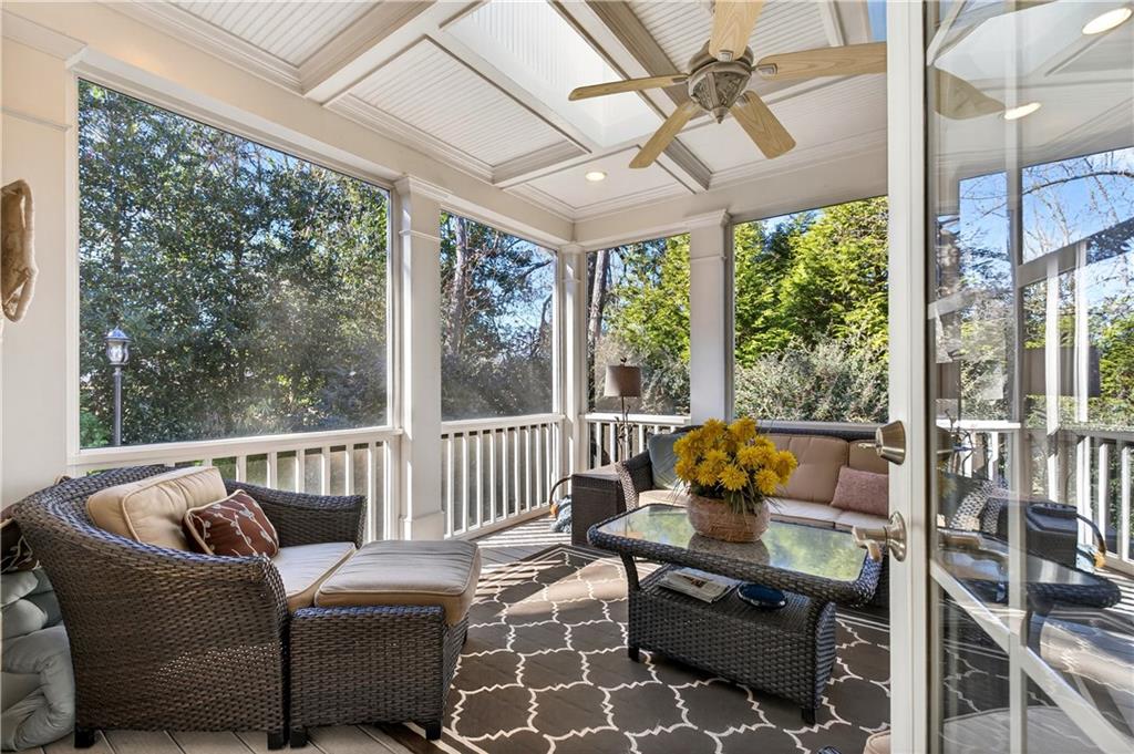 1136 Bellewood Square