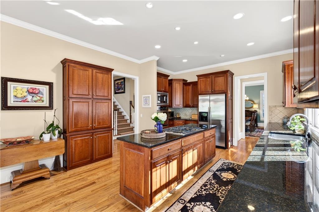 1136 Bellewood Square