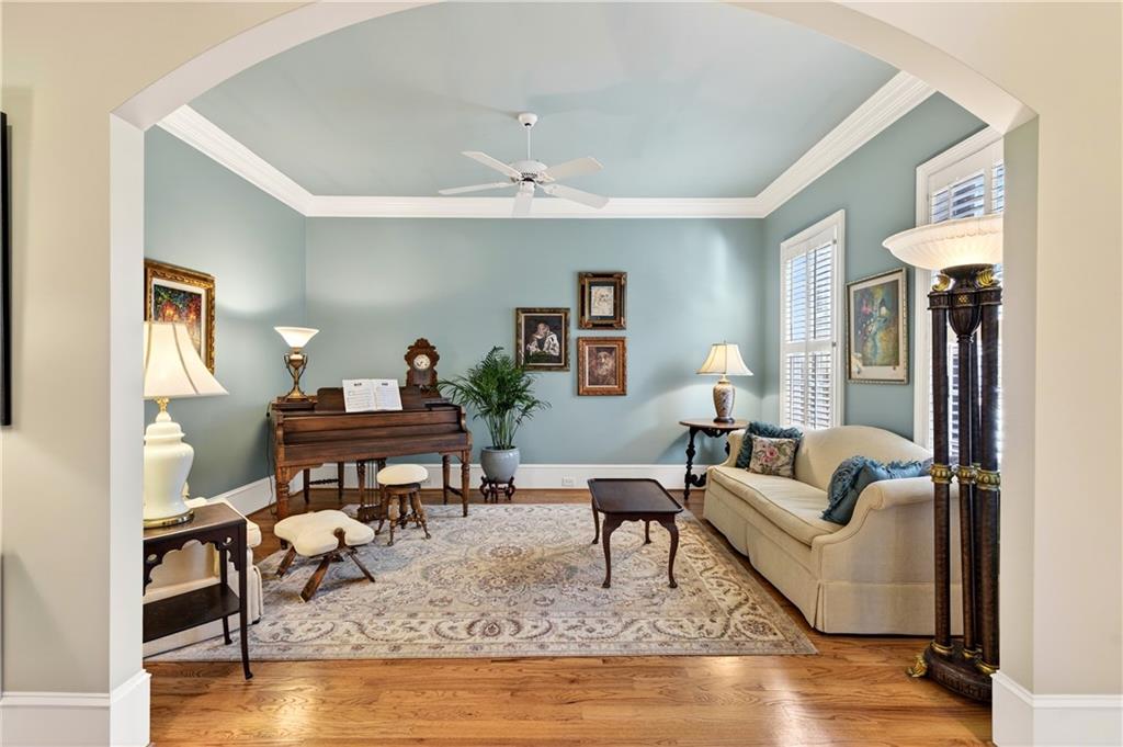 1136 Bellewood Square