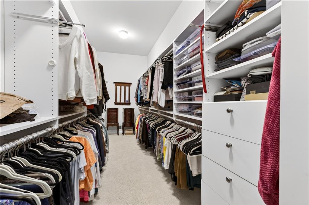 1136 Bellewood Square