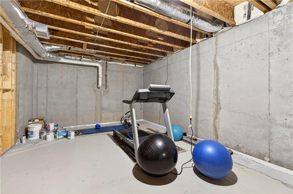 1136 Bellewood Square