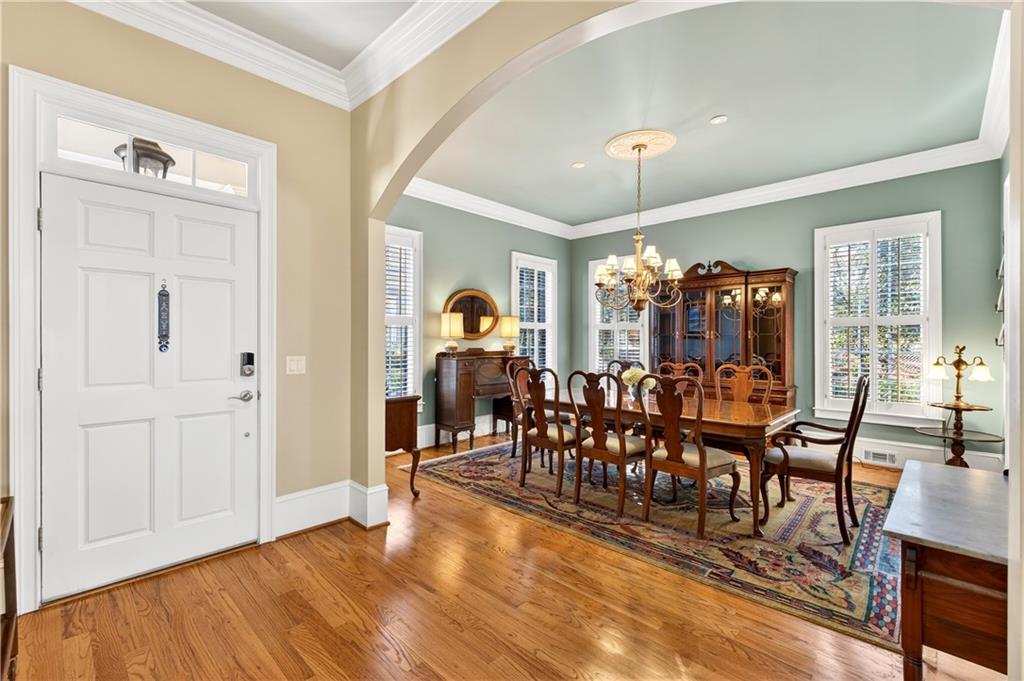 1136 Bellewood Square