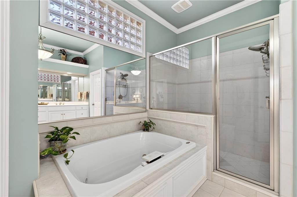 1136 Bellewood Square