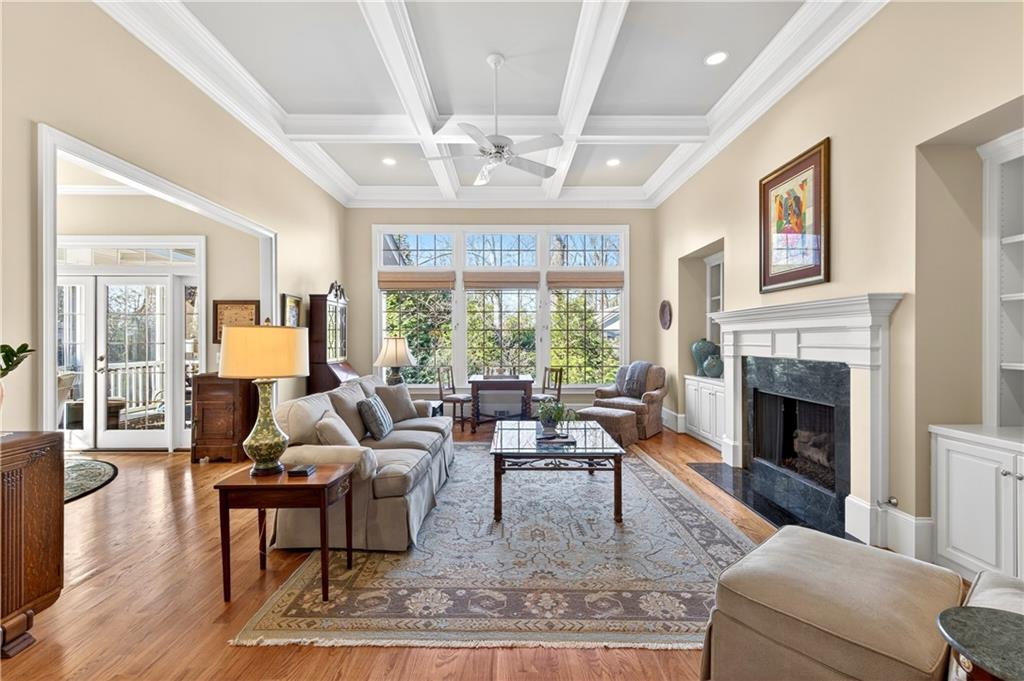 1136 Bellewood Square