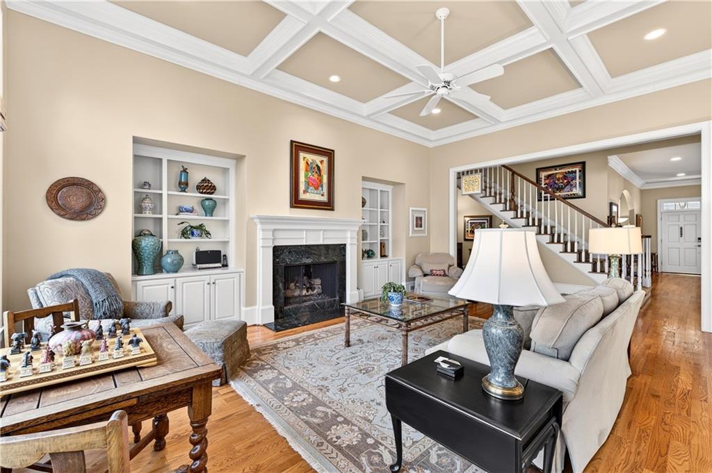 1136 Bellewood Square