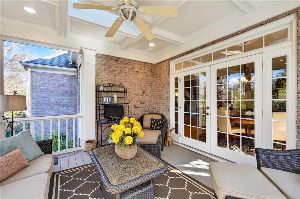 1136 Bellewood Square