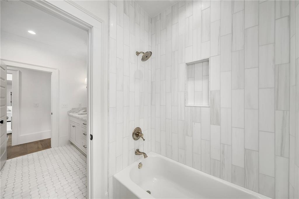 15445 Thorntree Run