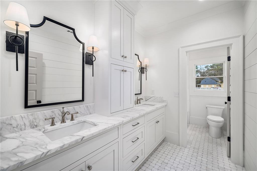 15445 Thorntree Run
