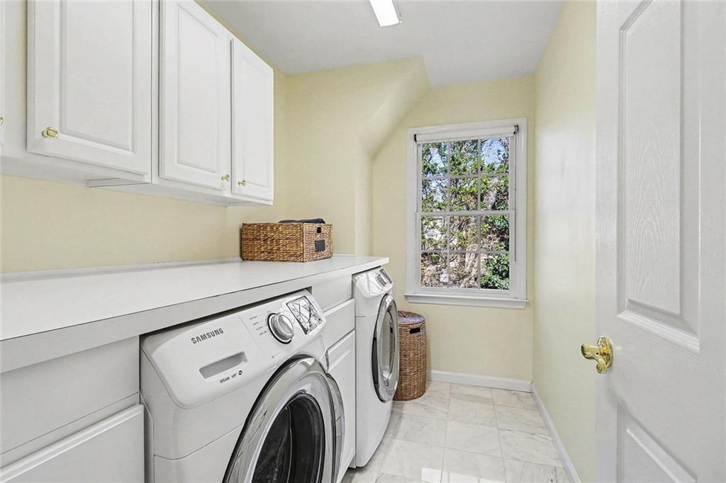 565 Abbeywood Drive