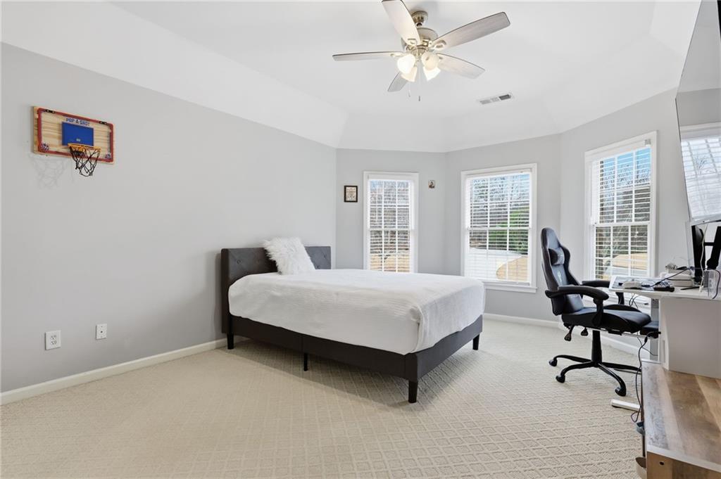 5810 Broadwater Trail