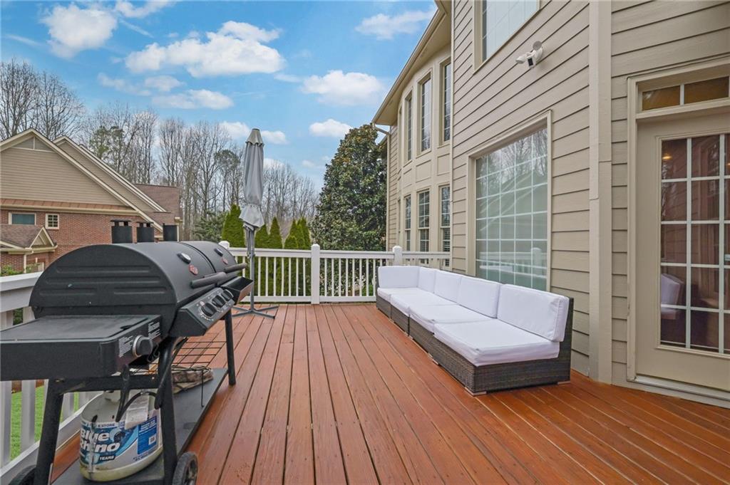 5810 Broadwater Trail