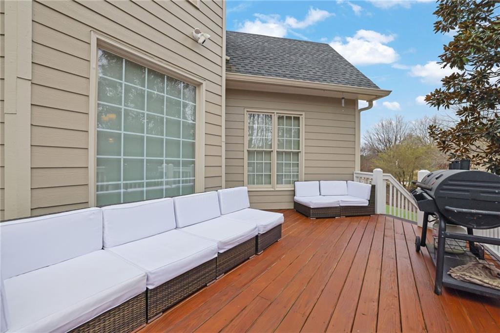5810 Broadwater Trail