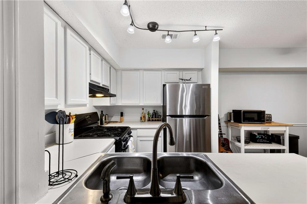 305 Cobblestone Trail