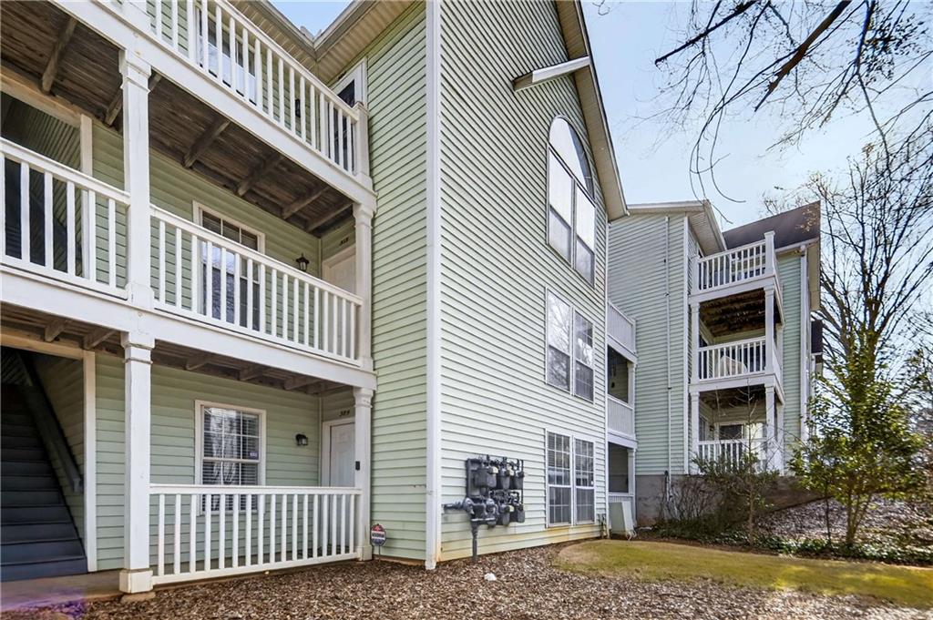 305 Cobblestone Trail