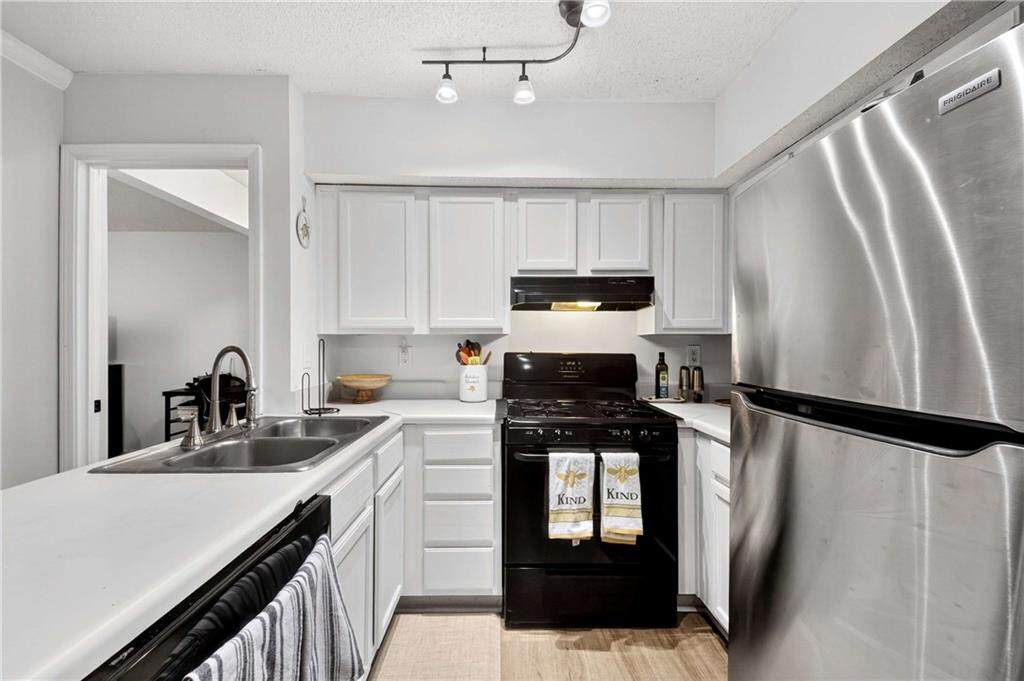 305 Cobblestone Trail