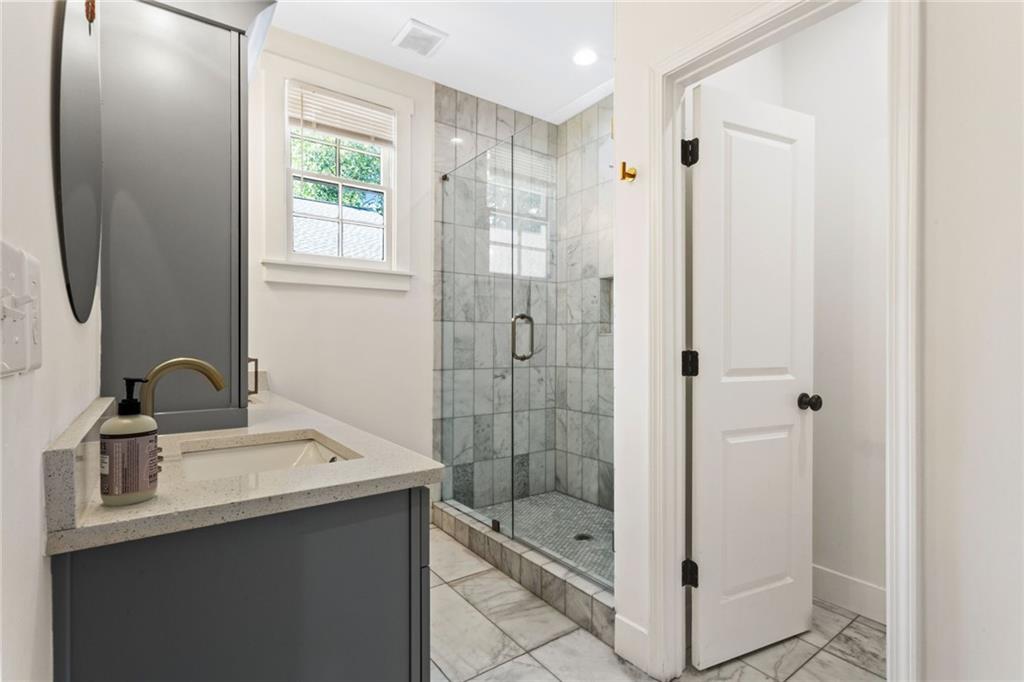 1152 Oakland Drive SW