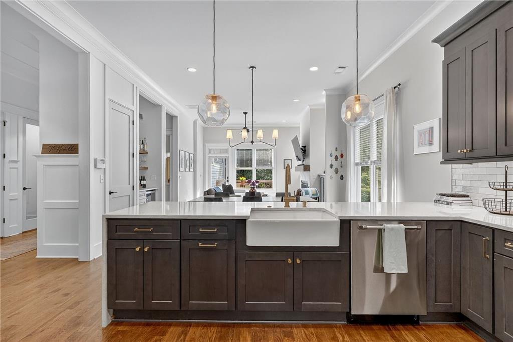 1054 White Oak Avenue SW