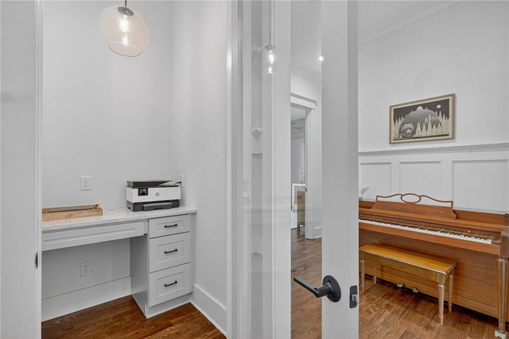 1054 White Oak Avenue SW