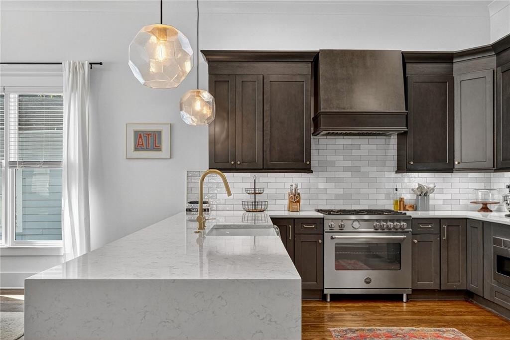 1054 White Oak Avenue SW