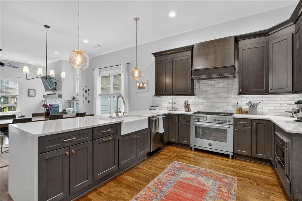 1054 White Oak Avenue SW