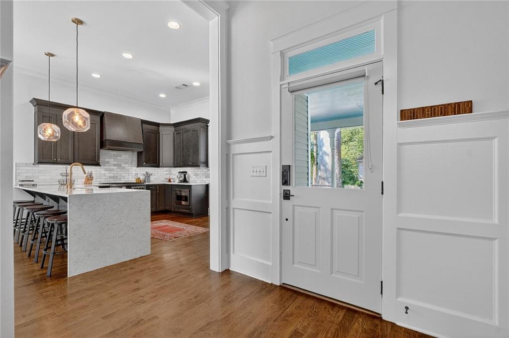 1054 White Oak Avenue SW