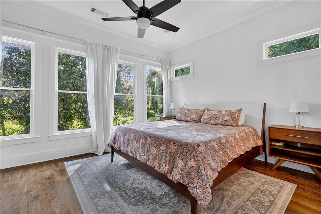 1054 White Oak Avenue SW