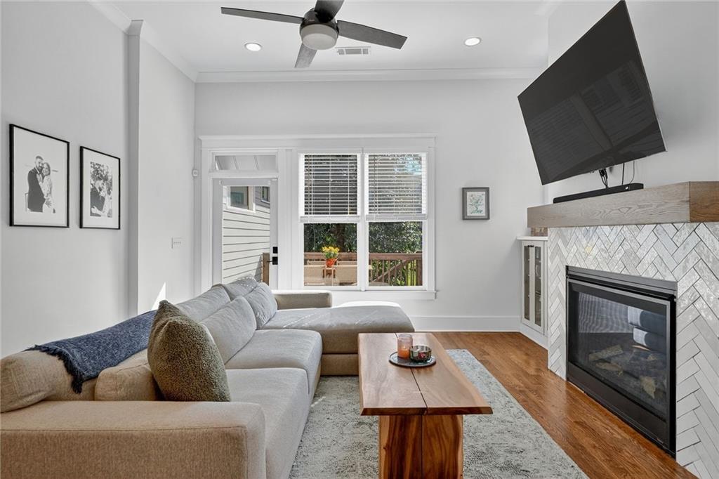 1054 White Oak Avenue SW