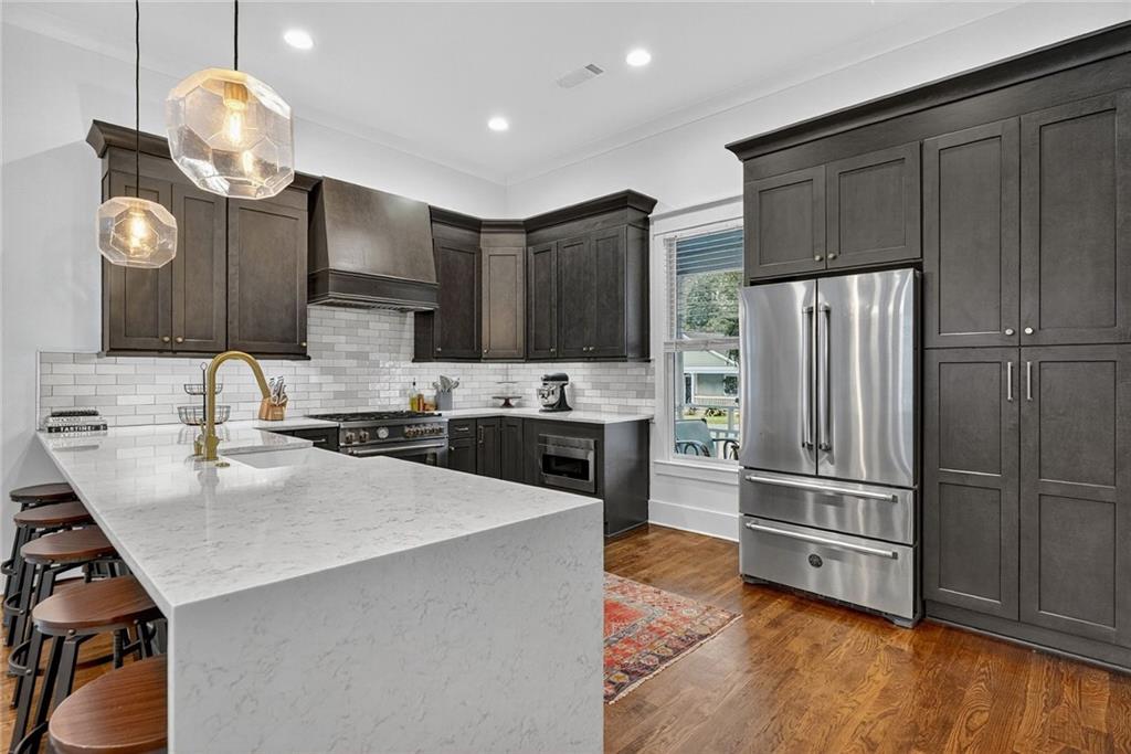 1054 White Oak Avenue SW