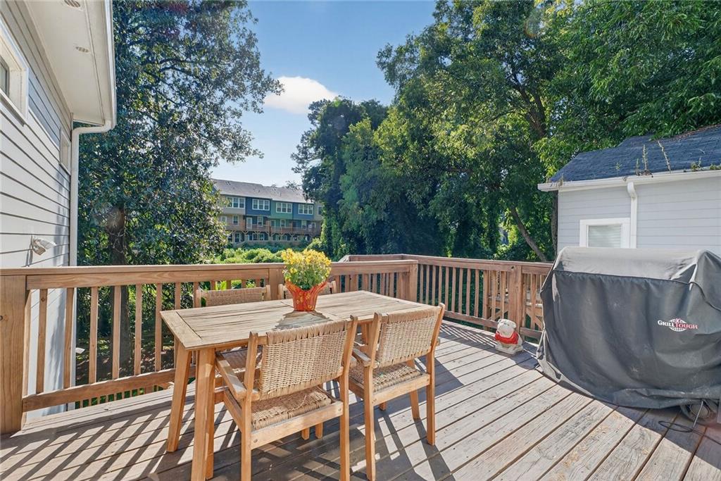 1054 White Oak Avenue SW