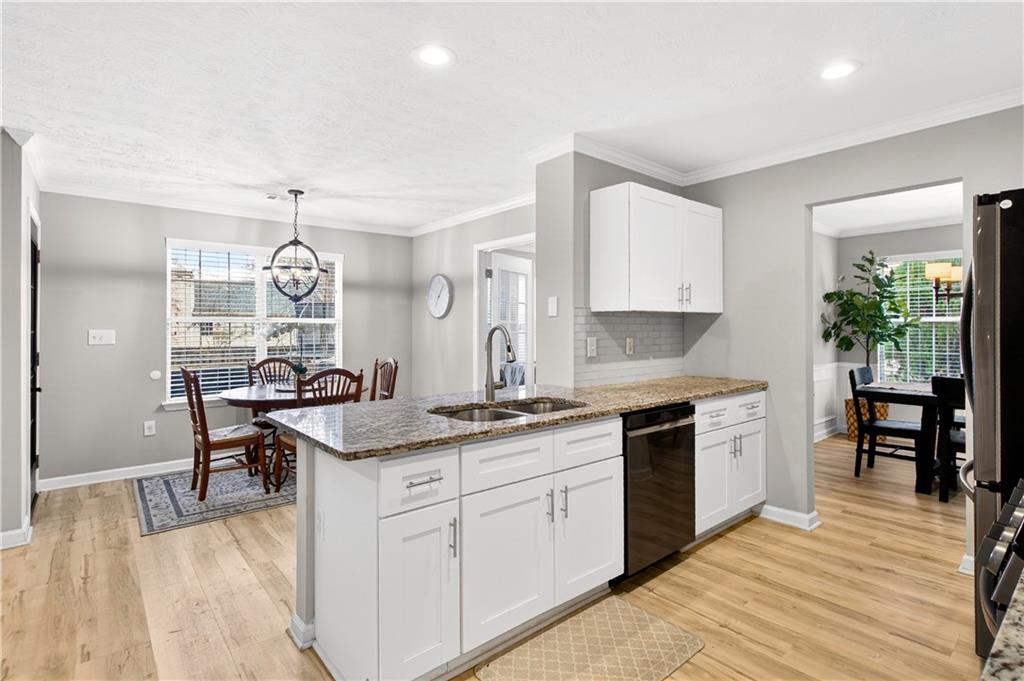 11065 Crabapple Lake Drive