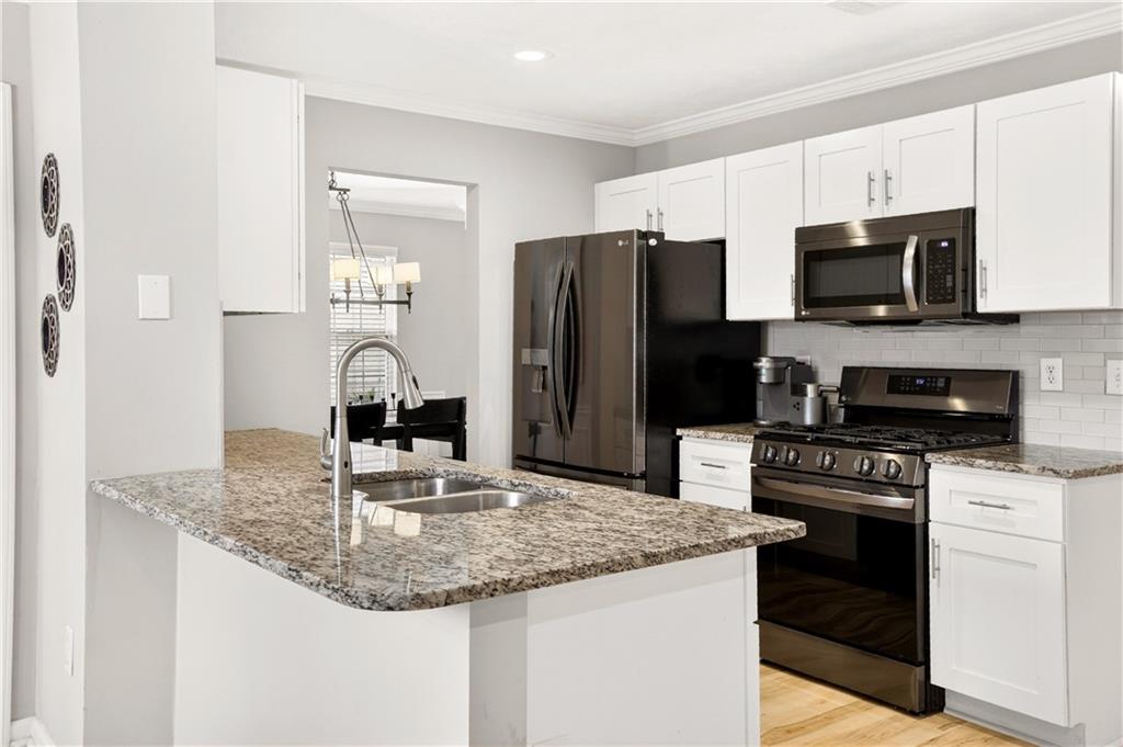 11065 Crabapple Lake Drive