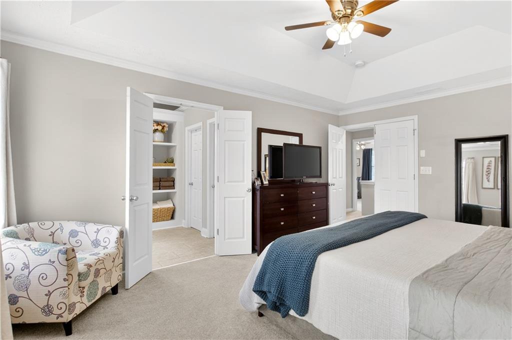 11065 Crabapple Lake Drive