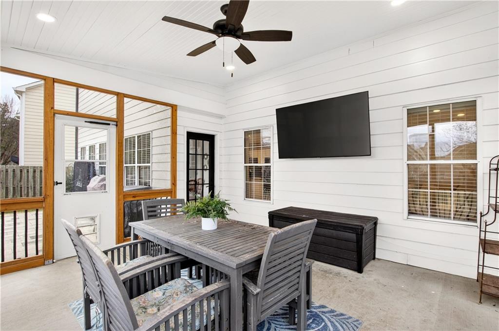 11065 Crabapple Lake Drive