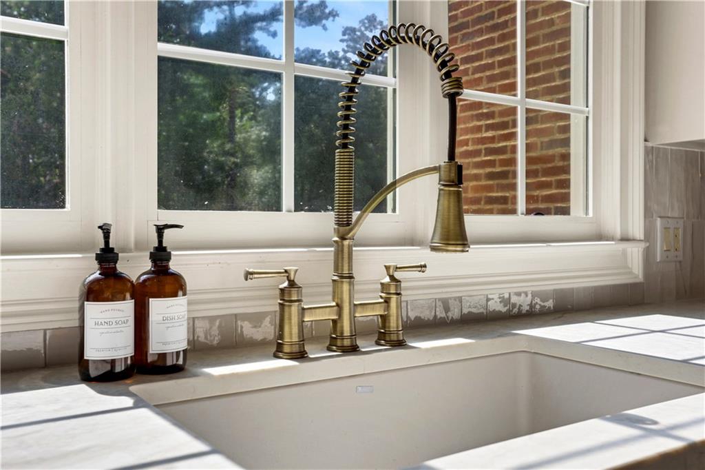 6450 Westchester Place