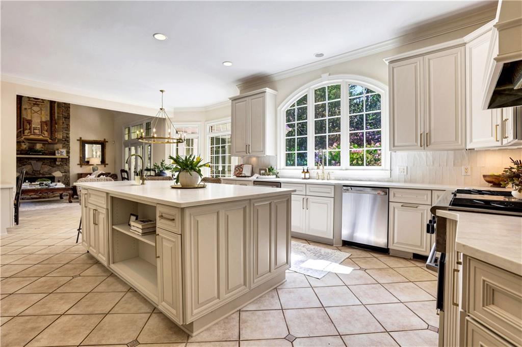 6450 Westchester Place