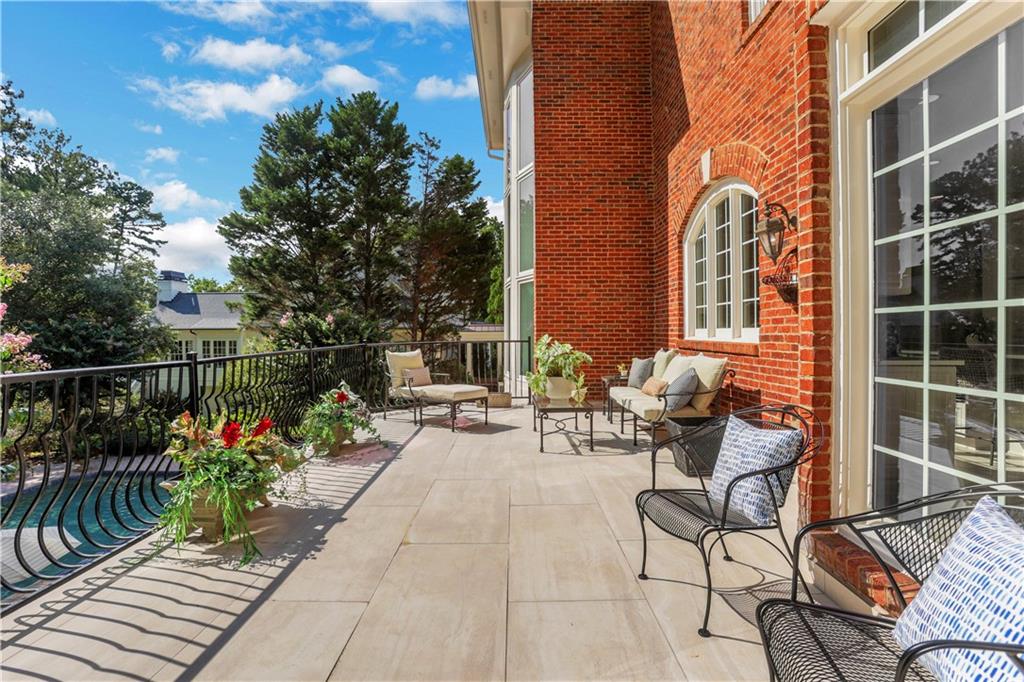 6450 Westchester Place