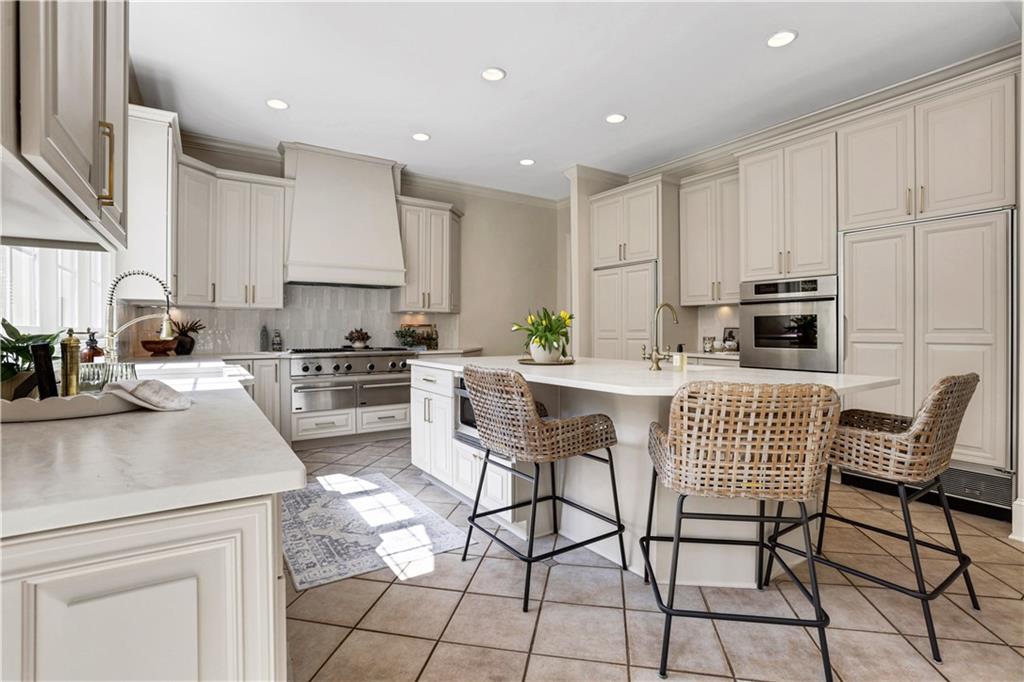 6450 Westchester Place