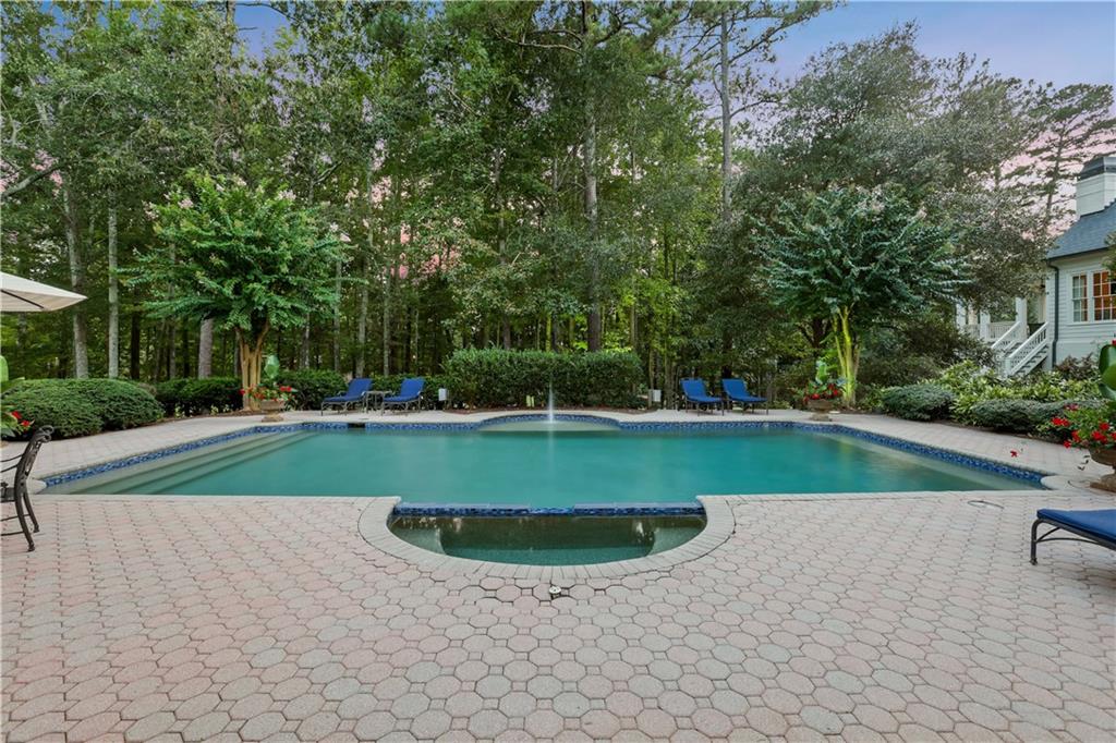 6450 Westchester Place