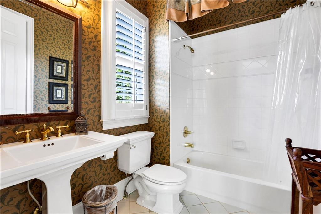 6450 Westchester Place