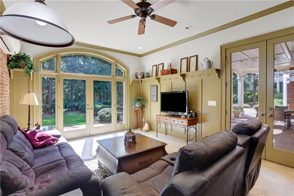 6450 Westchester Place