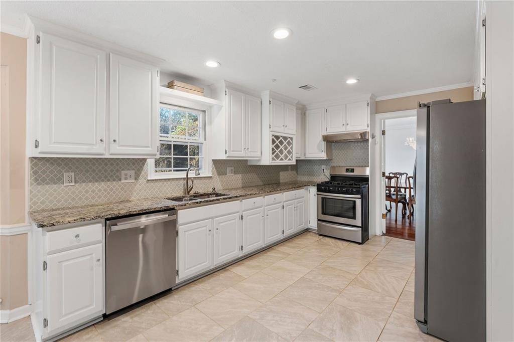 400 Fallen Leaf Lane