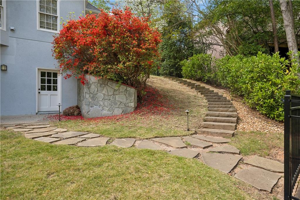 465 Thornwyck Trail