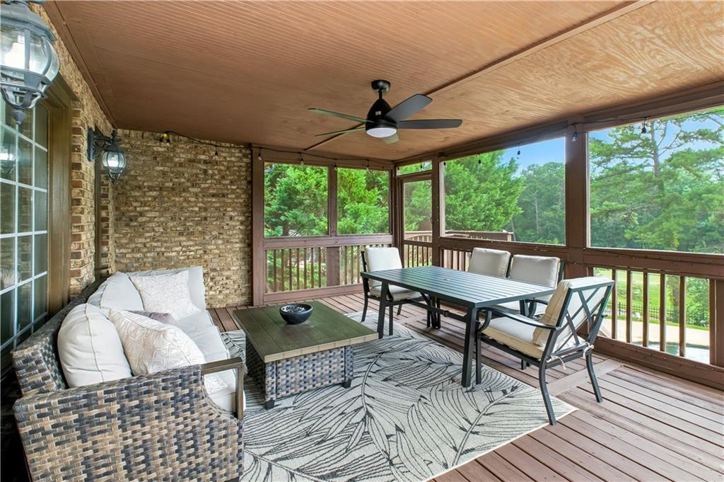 3925 Greenside Court