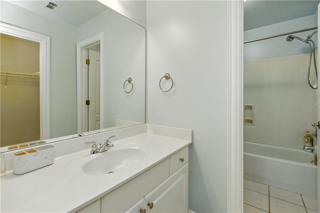 3925 Greenside Court