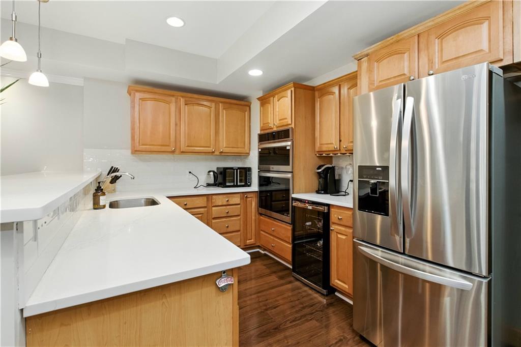 3925 Greenside Court