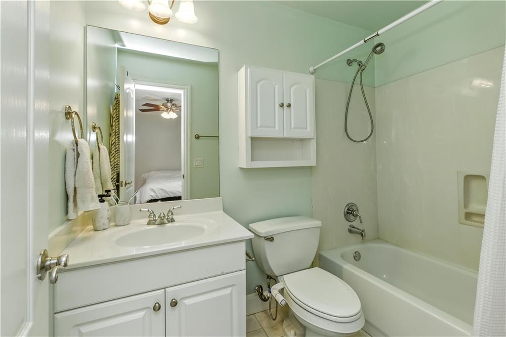 3925 Greenside Court