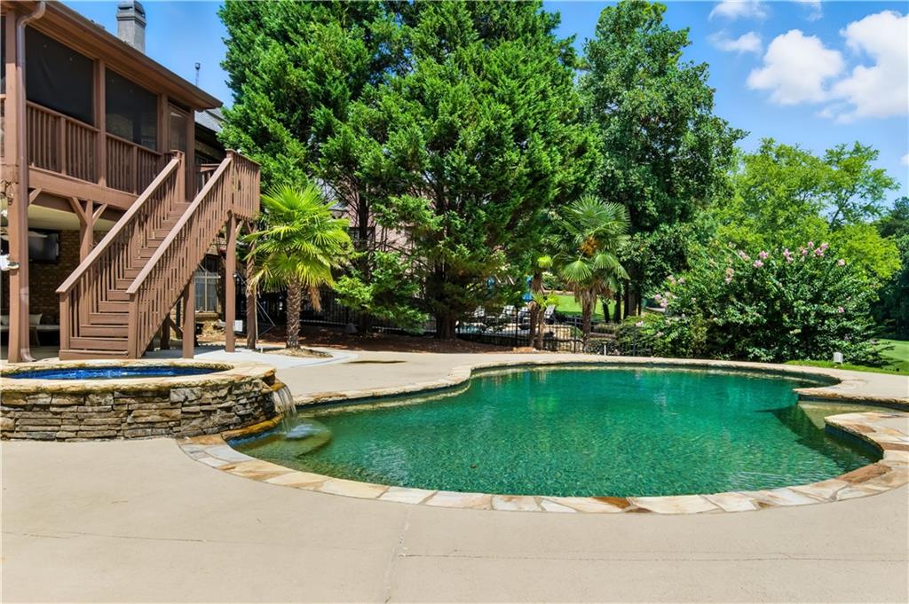 3925 Greenside Court