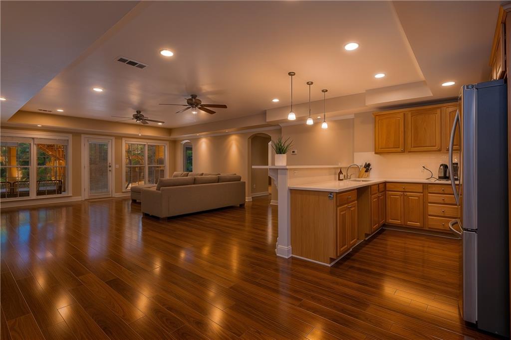 3925 Greenside Court