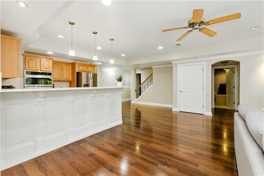 3925 Greenside Court