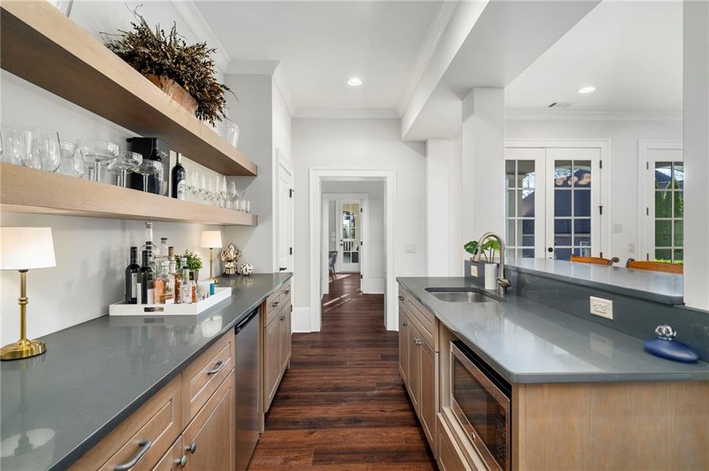 6440 Westchester Place